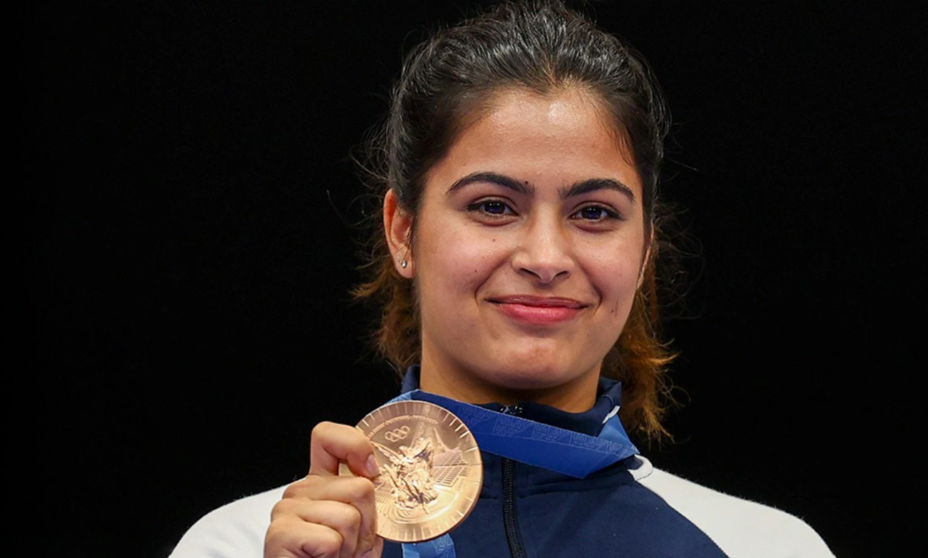 manu bhaker with medal