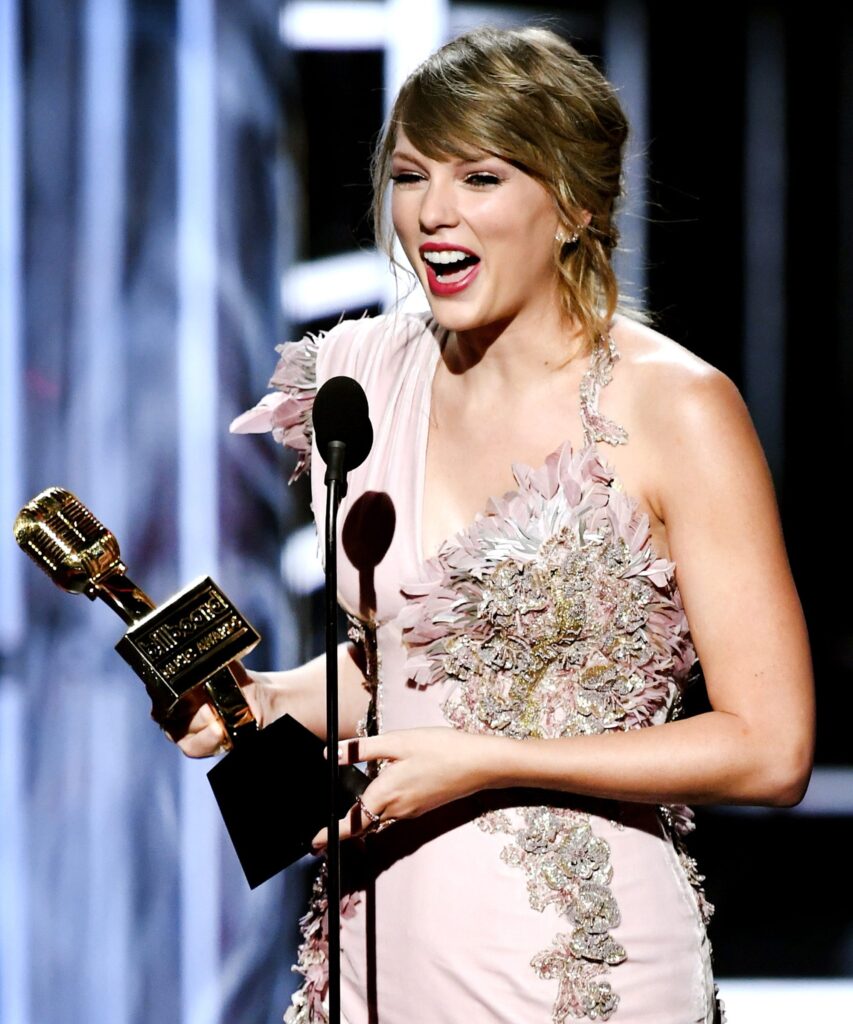 taylor swift award 